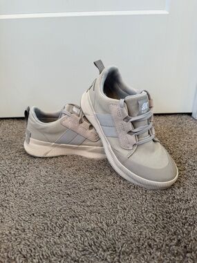 Sorel Women's Out N About III Low Waterproof Canvas Shoes, Moonstone/Seasalt, 7